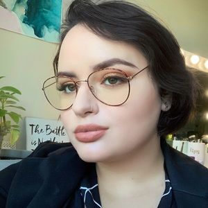 Meet your Posher, Erica